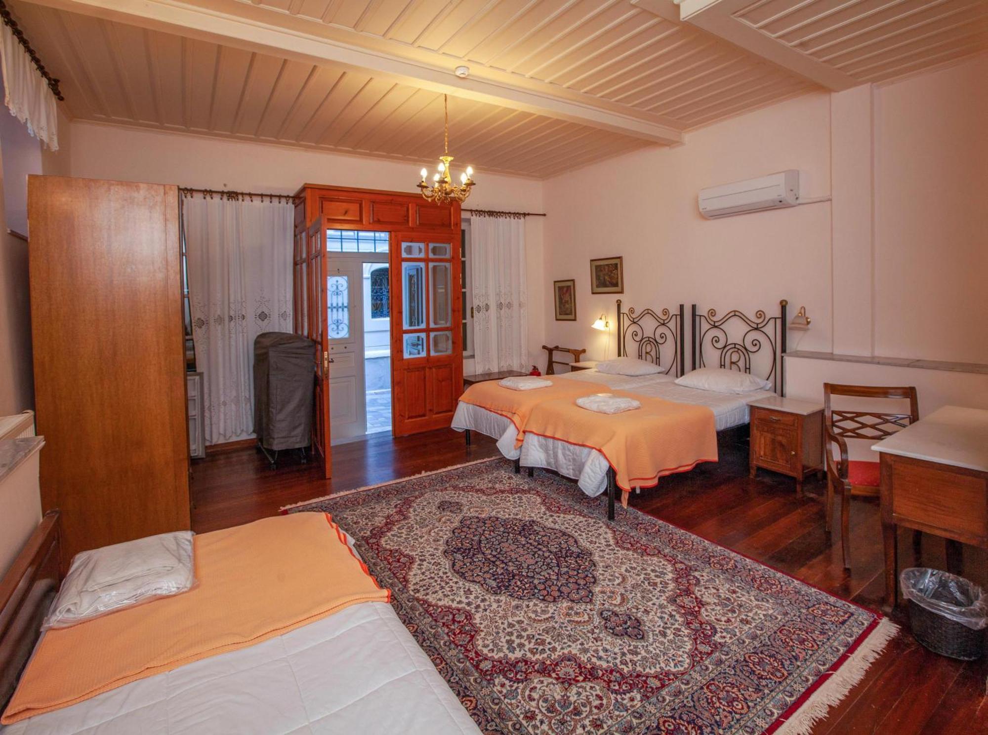Byron Traditional Hotel Нафплион Номер фото